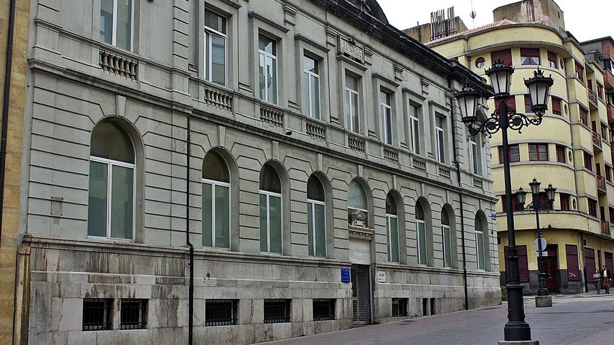 Oficinas de Servicios Comunitarios en la Calle Quintana.  |  Luisma Murias