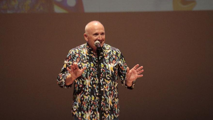 Xavier Deltell dio la nota en el Auditorio de Cangas Faro de Vigo
