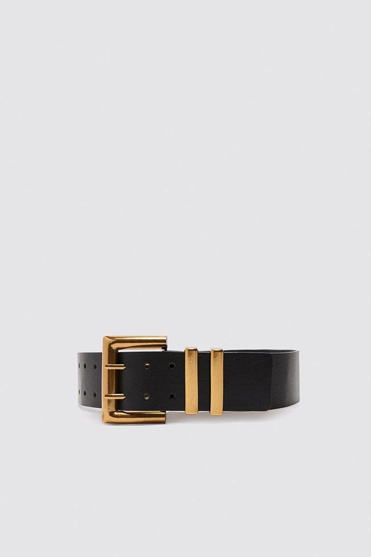 Cinturón negro con hebilla dorada