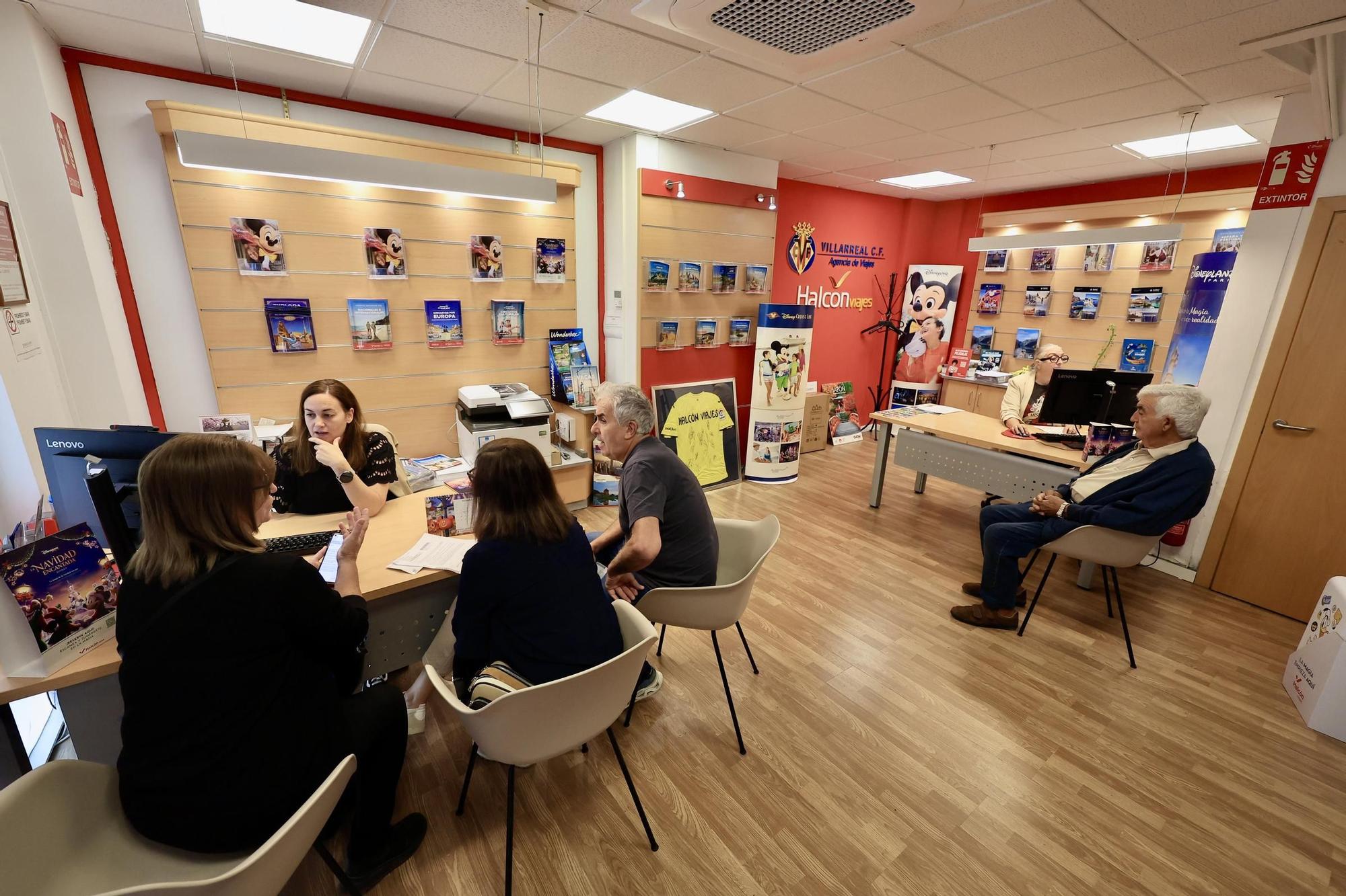 Alud de jubilados en las agencias de Castellón para 'cazar' un viaje del Imserso