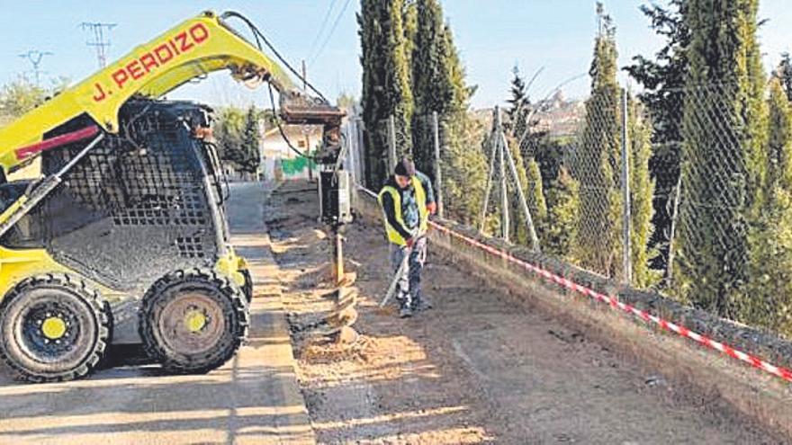 Un nuevo sendero más accesible para peatones y bicis a las Fuentes del Marqués de Caravaca