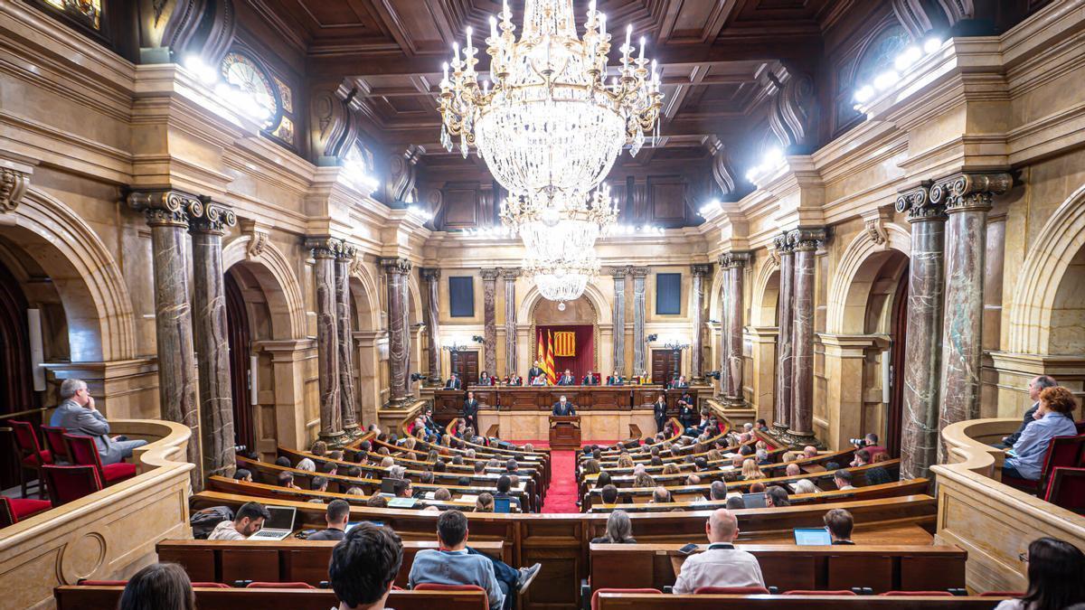 Barcelona, 08/10/2025 Política. Debate de política general en el Parlament. Intervenció dels grups parlamentaris i debat amb el president. Salvador Illa. AUTOR: MANU MITRU