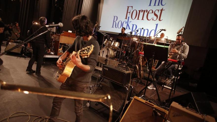 Un momento del ensayo, ayer, del concierto &quot;The Forrest Rock Band&quot;