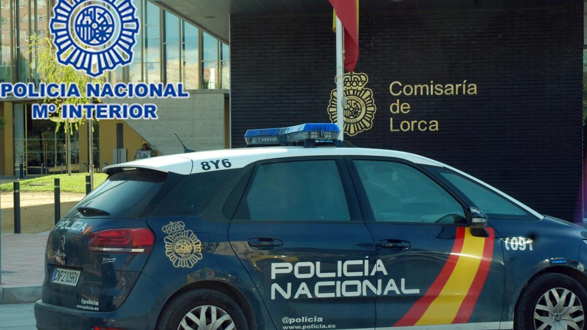 Detenido por enésima vez en Lorca tras fingir ser policía para estafar a extranjeros