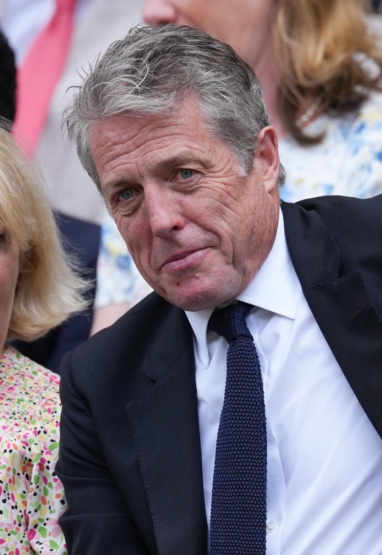 Hugh Grant ha disfrutado de un día de tenis en Wimbledon