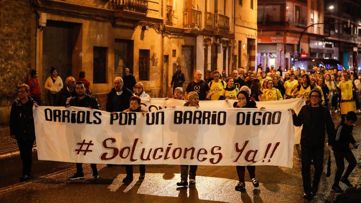 Los vecinos de Orriols vuelven a salir a la calle para denunciar el tráfico de drogas