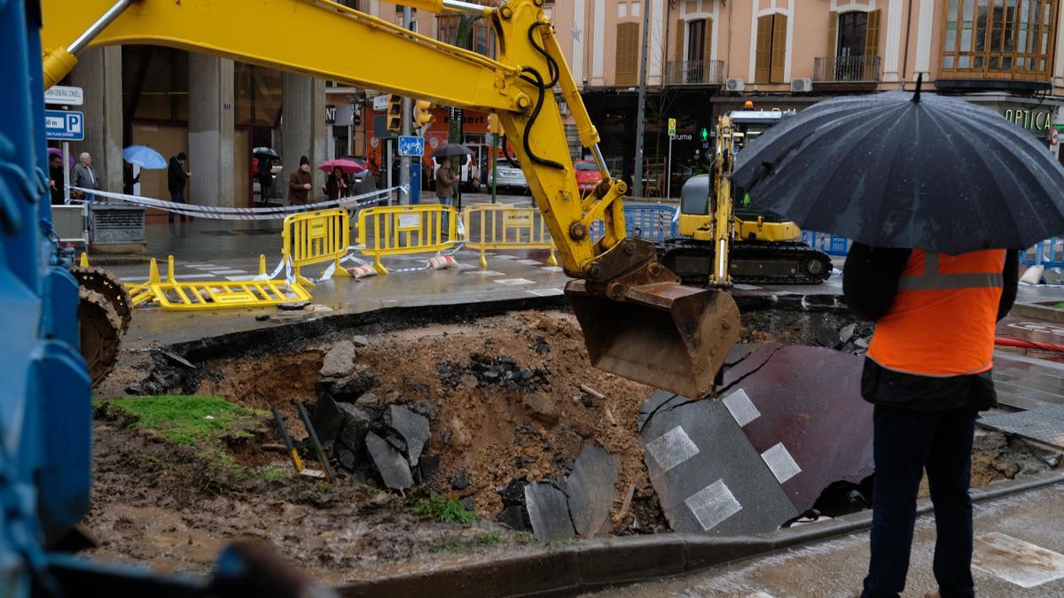 VÍDEO | Así son los tres socavones que la borrasca Juliette ha provocado en Palma