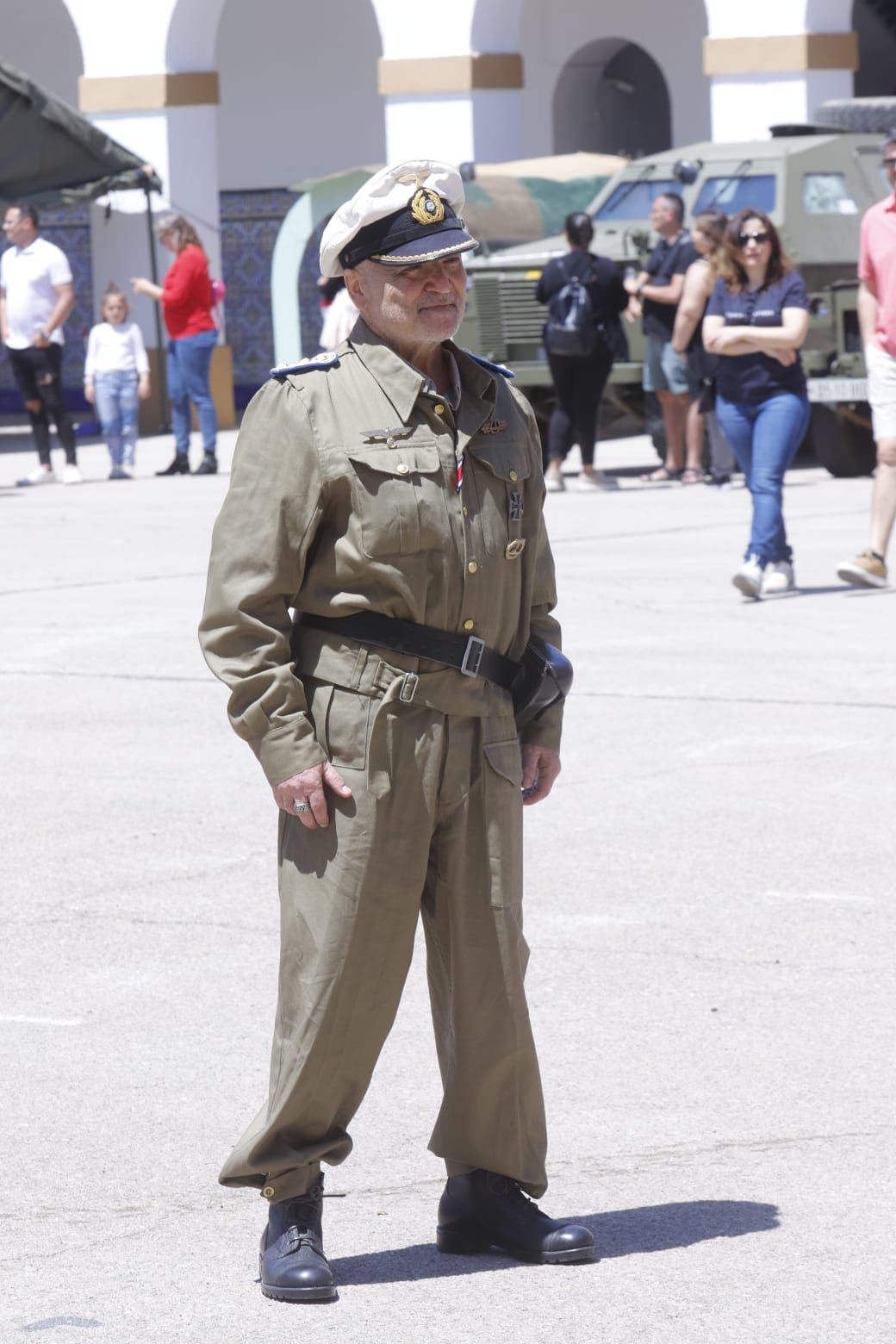 Subirse a un tanque: jornada de puertas abiertas en el Museo Militar de València