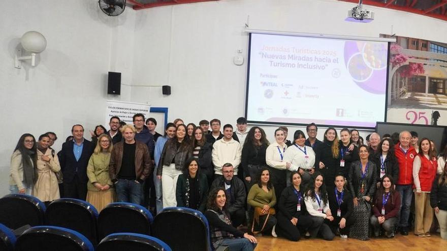 El IES Tirant Lo Blanc de Elche carga contra la supresión de grados de FP turístico