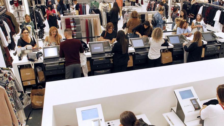 Inditex es la marca de moda que más paga a los empleados de sus tiendas en España