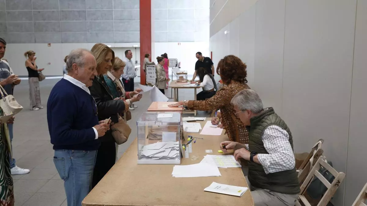 Los candidatos a la Alcaldía de Gijón llaman a la participación en una jornada "con mucha ilusión"