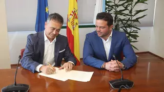 La promotora de la central hidroeléctrica de As Encrobas ábonará 50.000 euros al Concello de Cerceda y pondrá abastecimiento en el Xalo