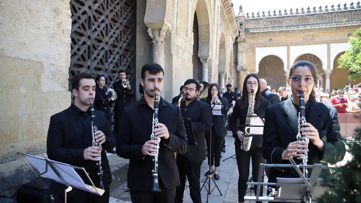 El Patio de los Naranjos acoge la procesión del Corpus Christi