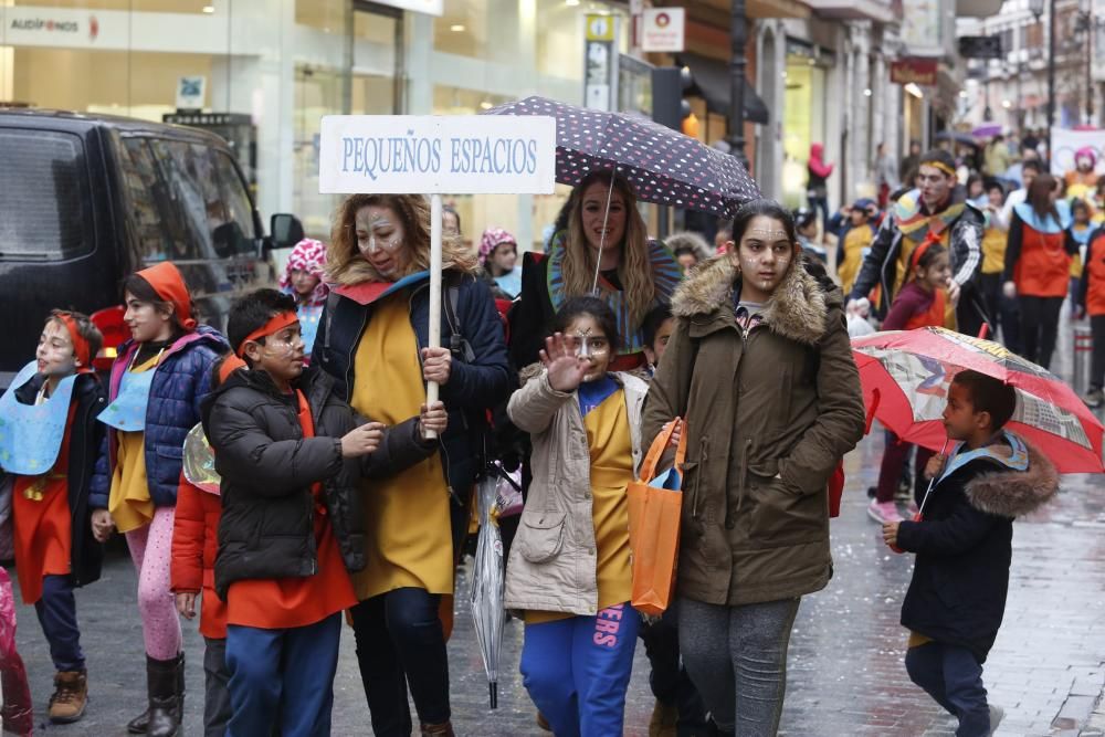 Tradicional desfile de los Escolinos Antroxaos.