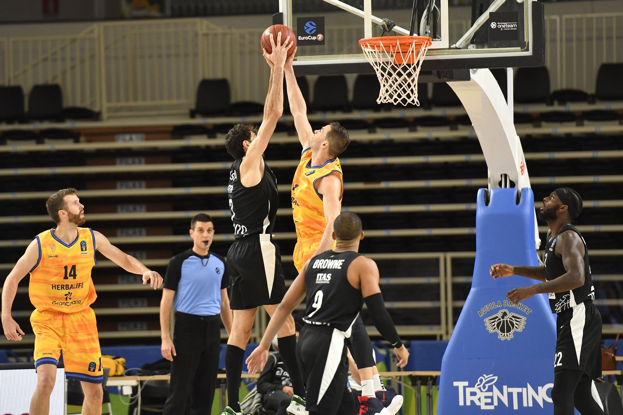 Partido de Eurocup entre el Trento y el Granca (56-67)