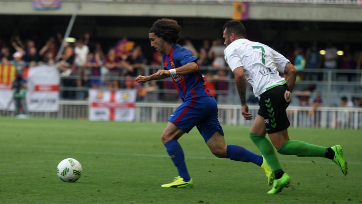 Marc Cucurella seguirá defendiendo la camiseta del Barça B las próximas cuatro temporadas