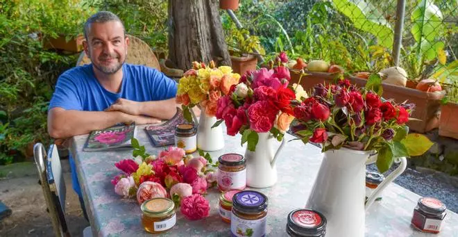 Con las rosas de Camales no se hacen solo ramos: son la base de siropes, mermeladas o kétchup