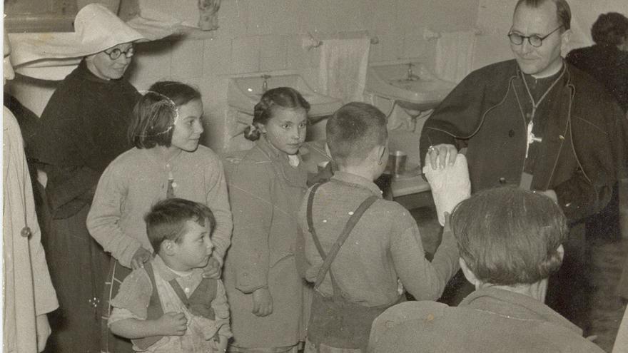 Reparto de comida en la Asociación Segorbina de la Caridad.