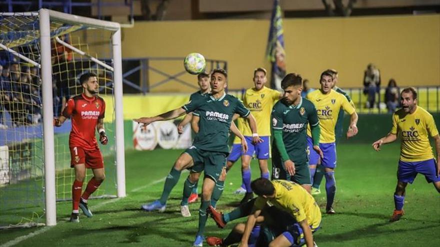 Sergio Lozano le da forma a la victoria del Villareal B en Orihuela