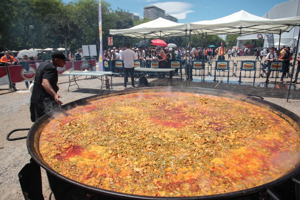 Fan zone del Valencia CF en el viejo cauce del río