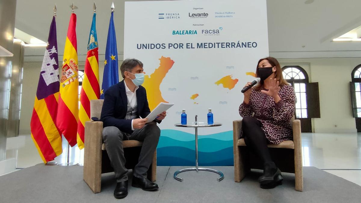 Las imágenes de la entrevista a Francina Armengol en València