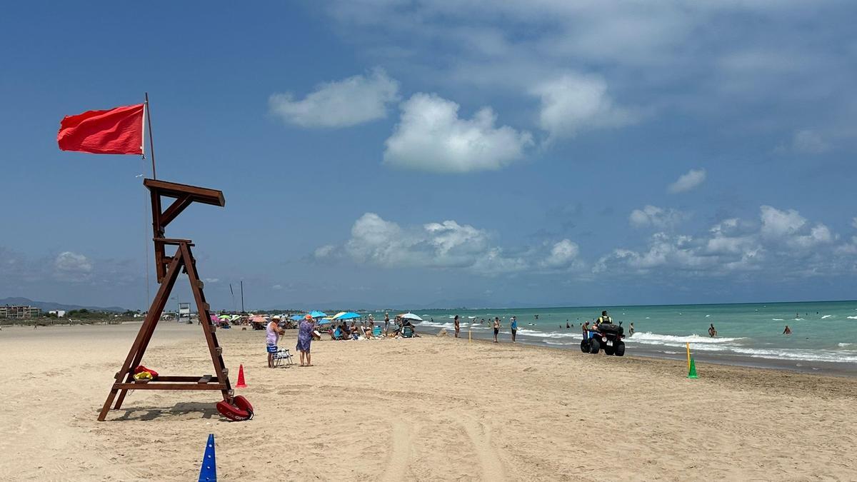 Canet cierra bano playa raco mar