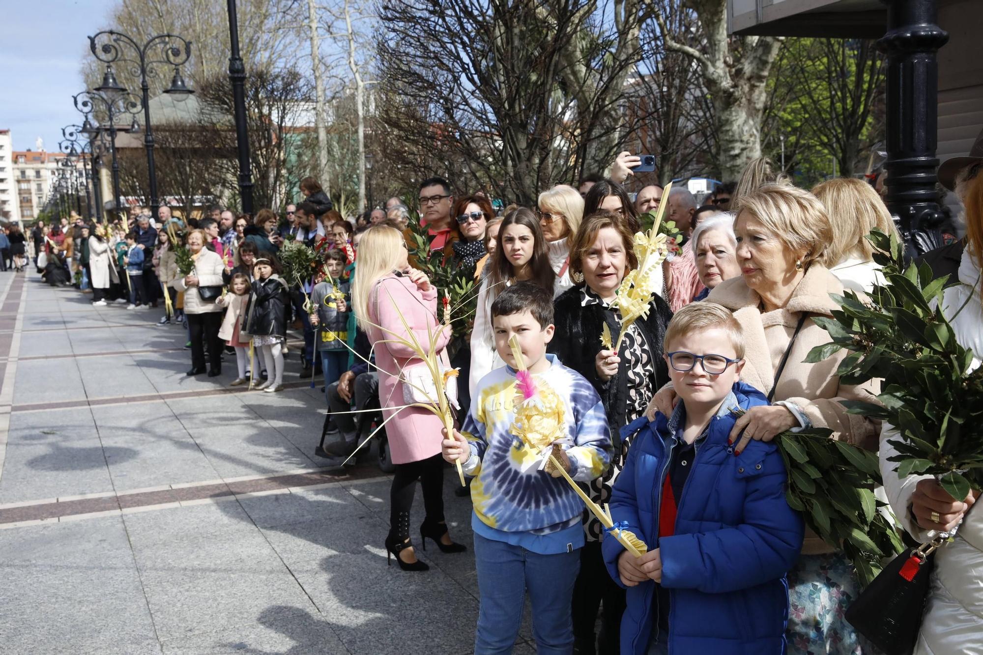 EN IMÁGENES: Gijón procesiona para celebrar el Domingo de Ramos