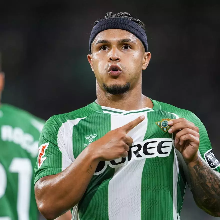 (9) Cucho Hernández