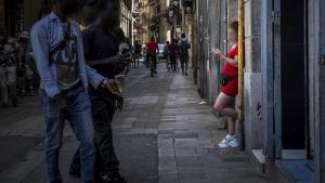 Prostitución en el barrio del Raval en Barcelona.