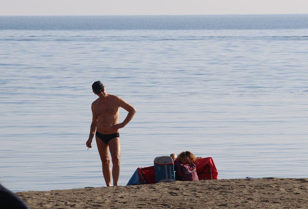 Málaga inicia el puente de la Constitución y la Inmaculada con sol, buena temperatura y calles y paseos marítimos llenos