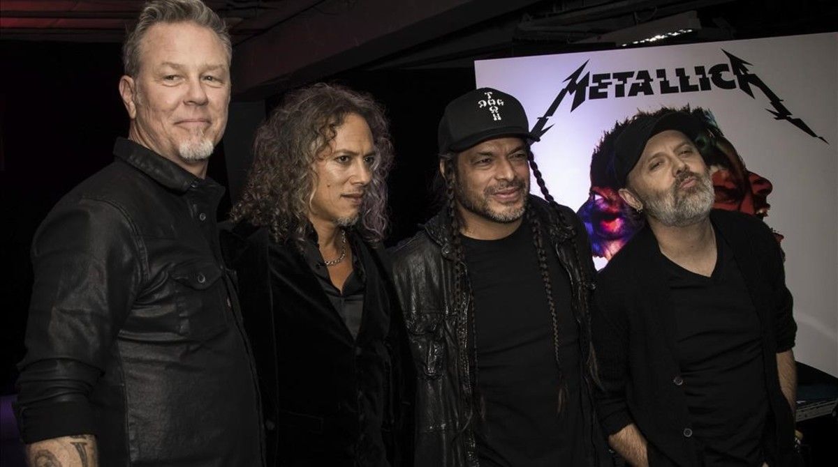 Metallica, con James Hetfield el primero de la izquierda.