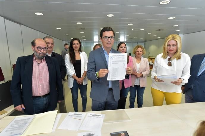 17-04-2019 LAS PALMAS DE GRAN CANARIA. Coalición Canaria presenta candidaturas 26M en la Junta Electoral Provincial de Las Palmas  | 17/04/2019 | Fotógrafo: Andrés Cruz