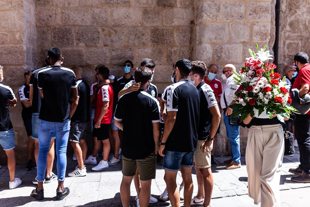 Ofrenda floral del Zamora C.F a la patrona de Zamora, la Virgen de la Concha