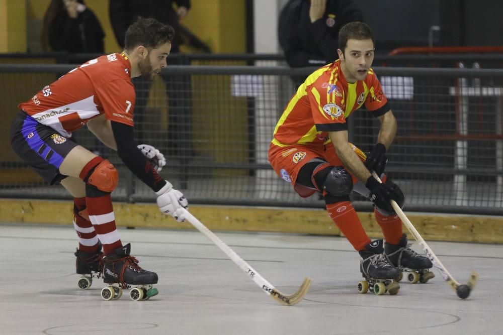 Els dos equips d'hoquei del Girona –el masculí lluitant per mantenir-se a la màxima categoria.