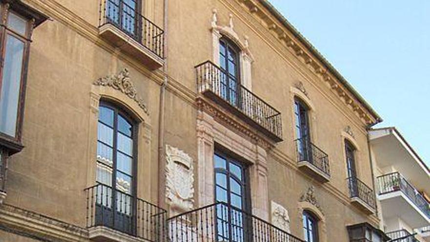 Fachada de la Casa de las Columnas.