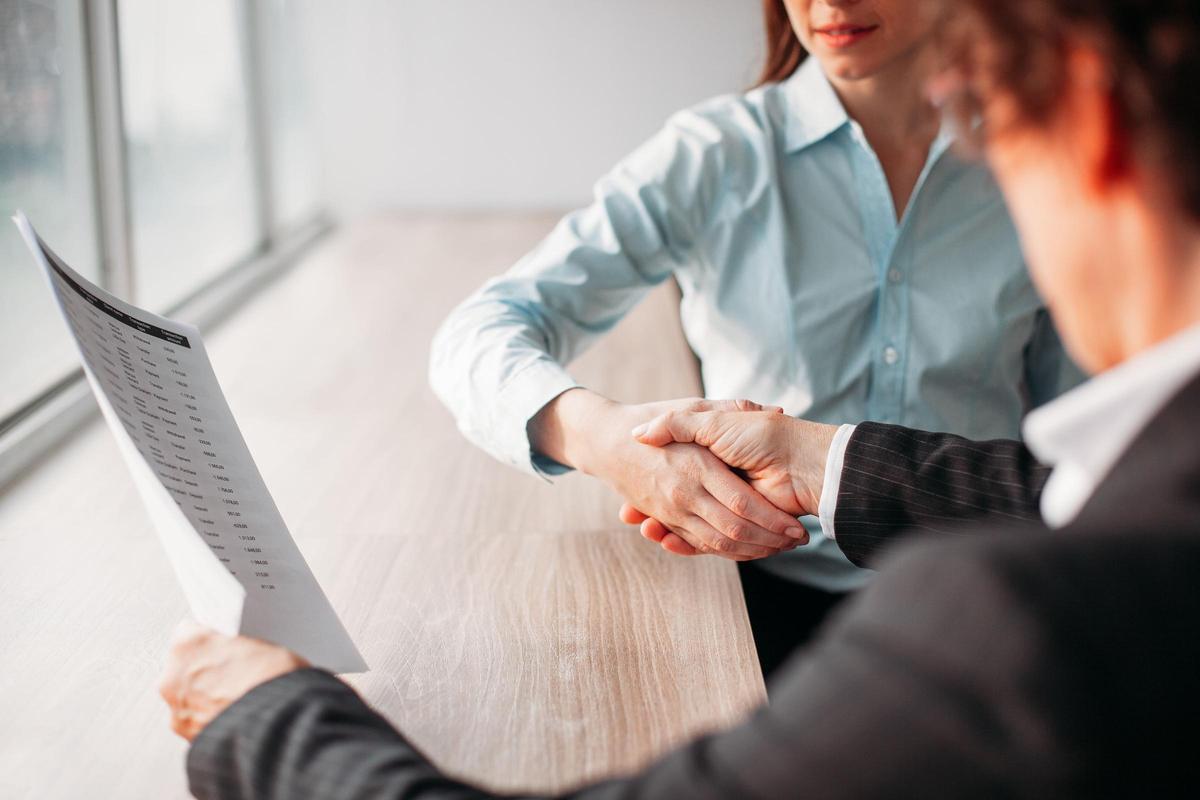 la convocatoria establece la obligatoriedad por parte de la empresa de realizar una mentorización de al menos un mes