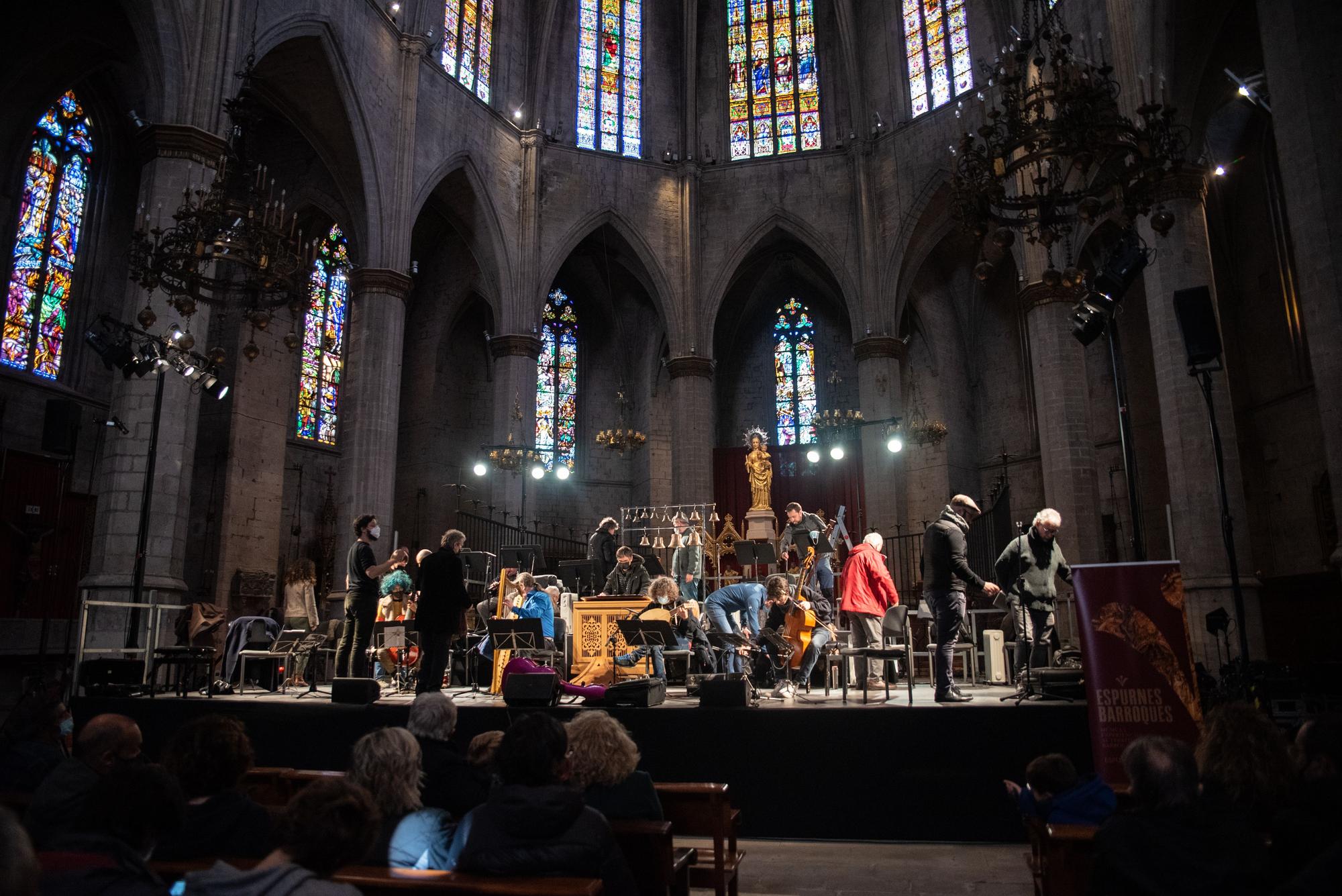 L'assaig previ al concert de Savall a la Seu de Manresa, en fotos