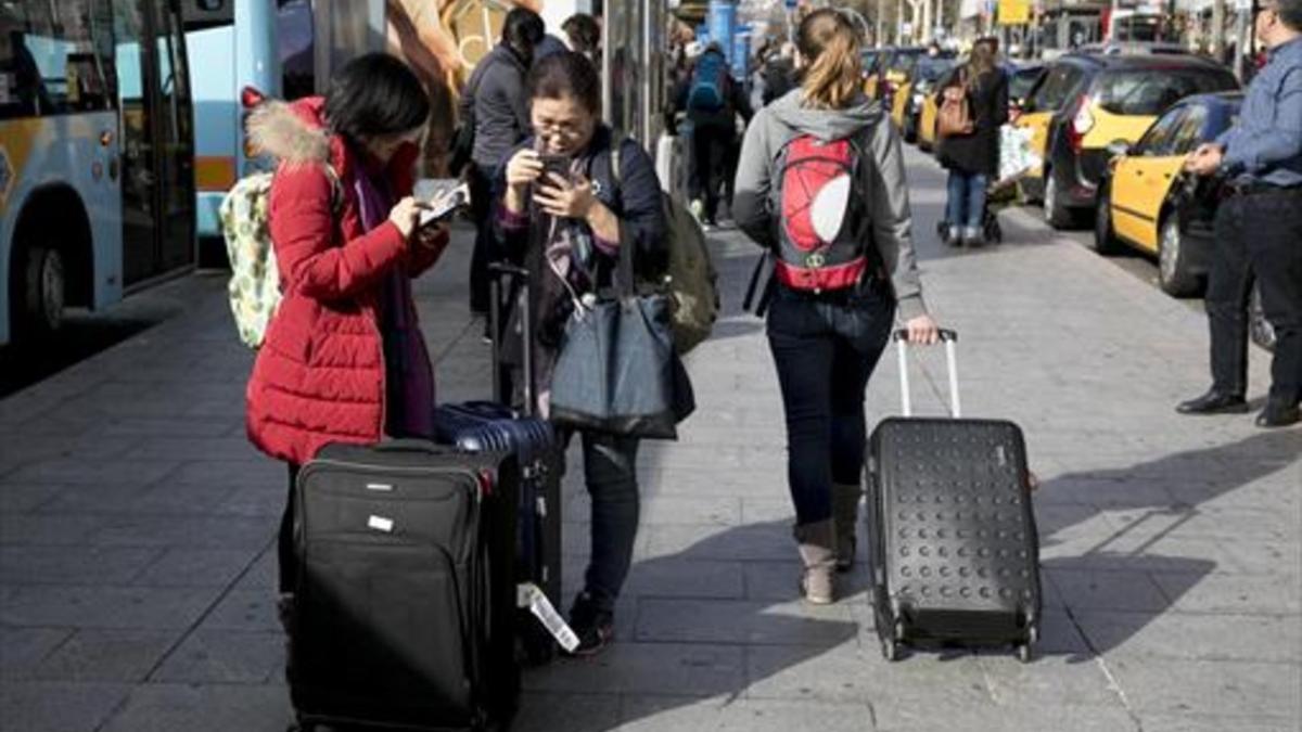 Turistas en el centro de la ciudad.