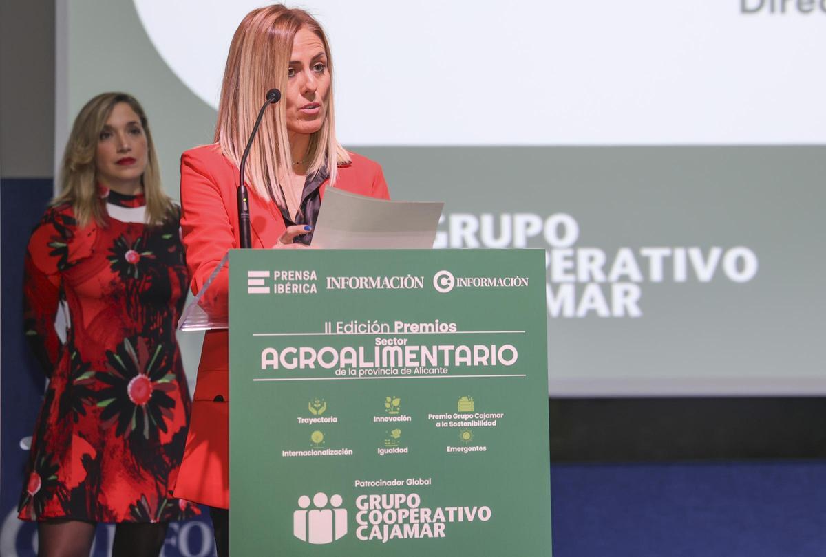 Laura Vera, directora de Zona de Cajamar, durante un momento de su intervención.