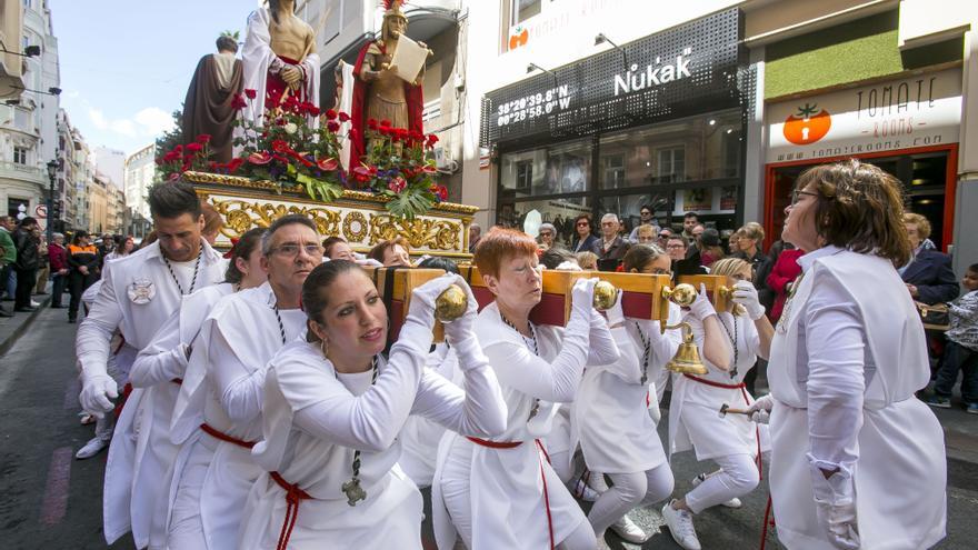 La cofradía de la Sentencia de Alicante estrenará nuevo paso más ligero para su conjunto escultórico