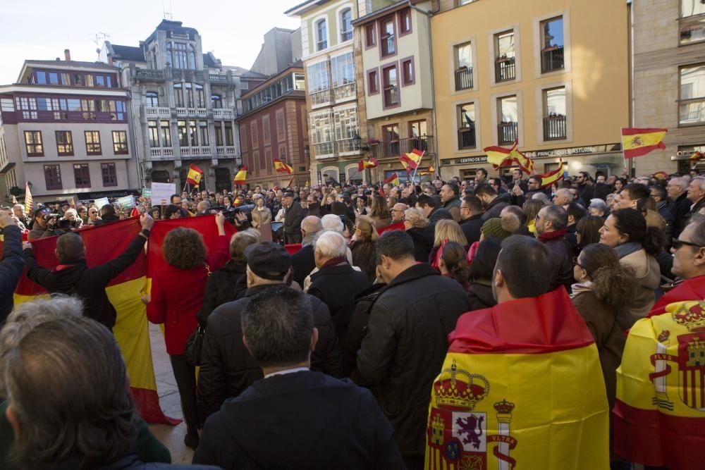 Concentración de la plataforma "España existe" en Oviedo.