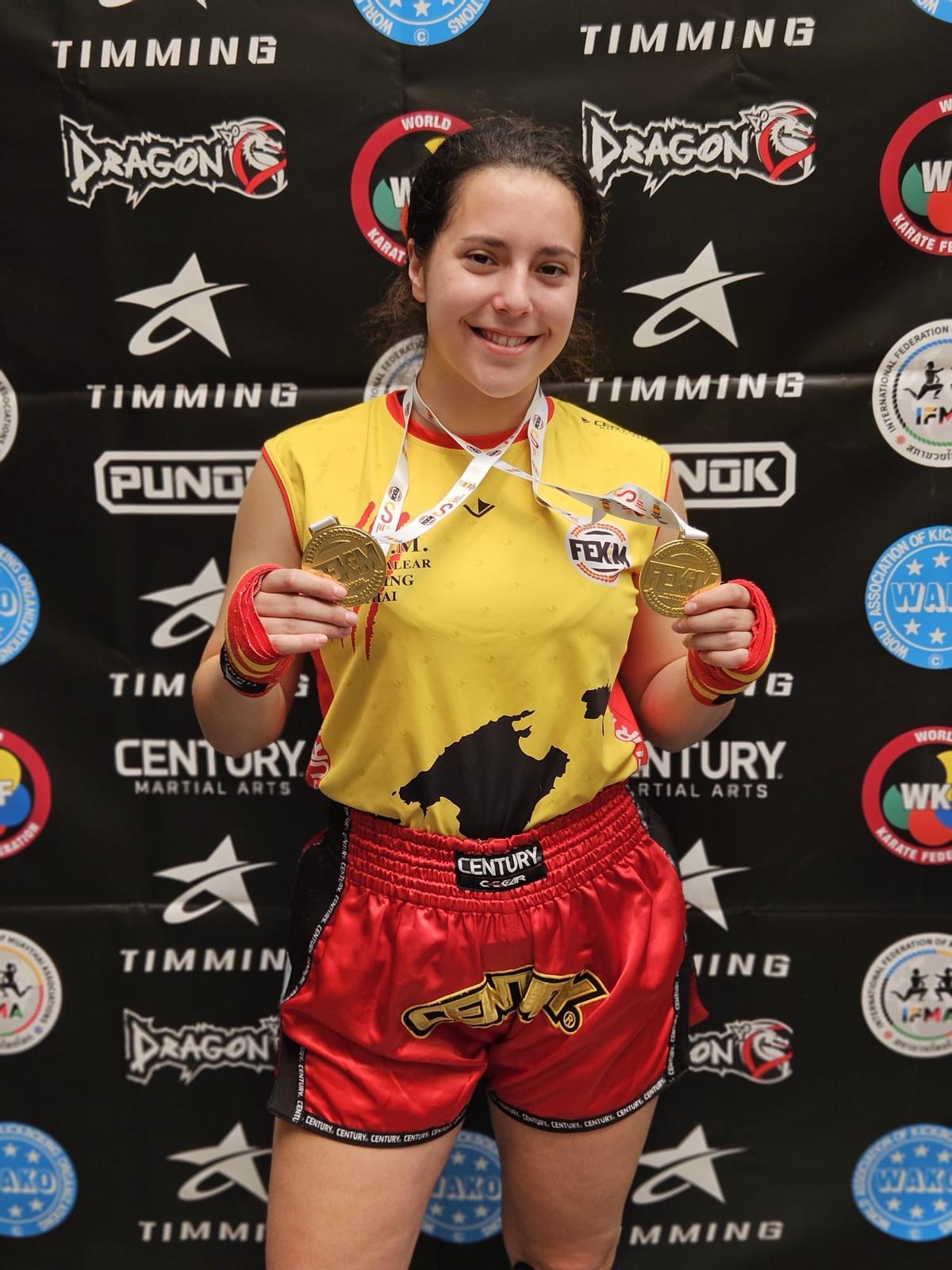 Analía Domínguez, con sus dos medallas de oro en el Nacional de La Nucía