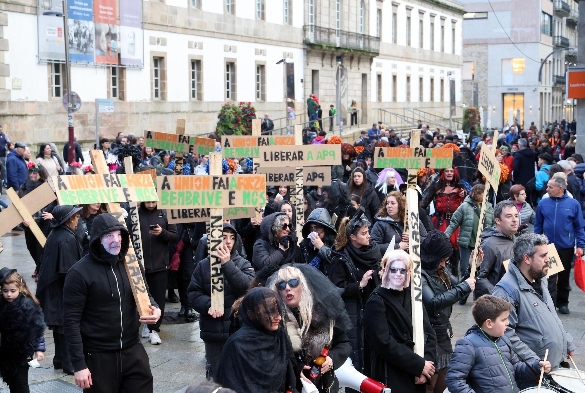Comitiva fúnebre y premios del desfile finalizan el Carnaval en Vigo