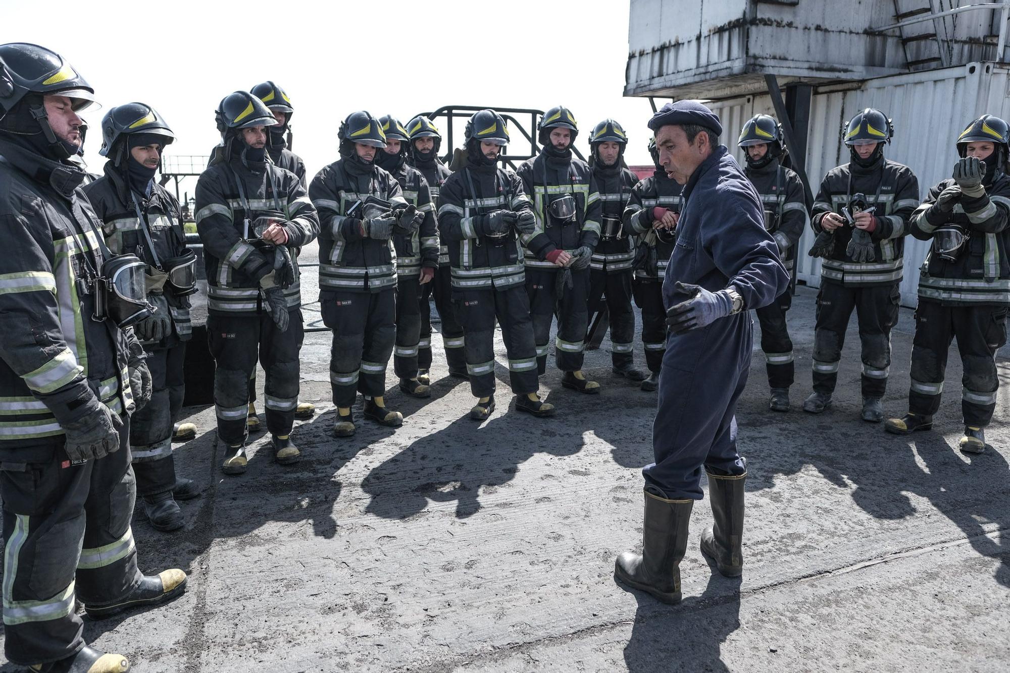 Bomberos en prácticas en Lomo Salas