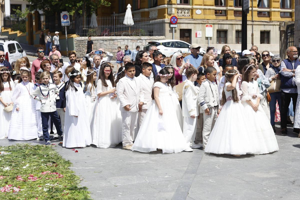 En imágenes: Gijón se anima con el Corpus Christi en plena fiebre por León XIV En imágenes: Gijón se anima con el Corpus Christi en plena fiebre por León XIV