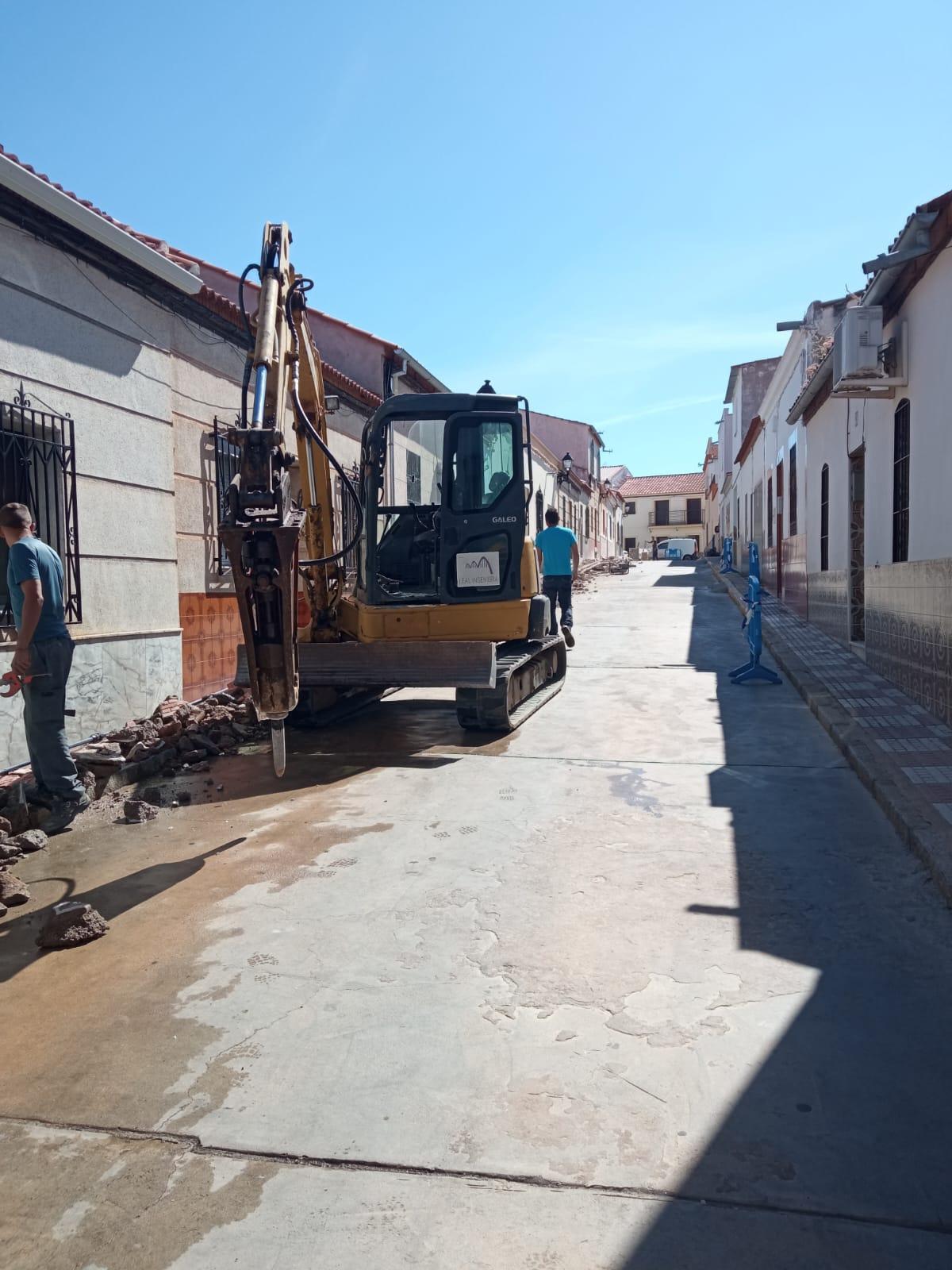 Obras que se ejecutan en la calle San José de Peñarroya-Pueblonuevo.