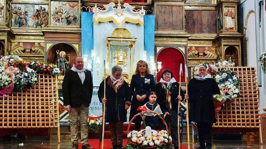 Pequeños y mayores participaron en la ofrenda