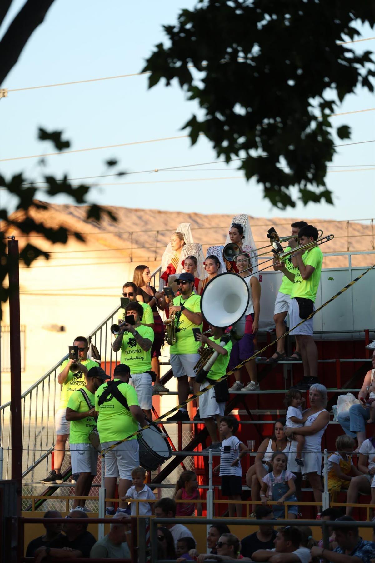 La Charanga El Cachondeo durane las fiestas patronales de Villanueva de Gálego