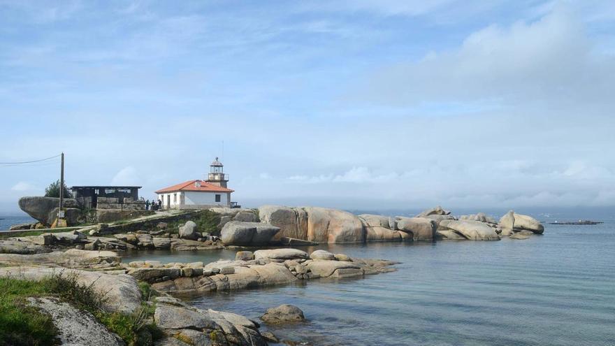 El Puerto de Vilagarcía saca a concurso la explotación del faro de Punta Cabalo