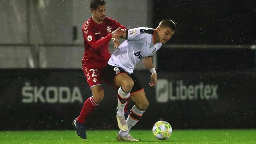 Javi Serra se disfraza de héroe para dar tres puntos al Castellón